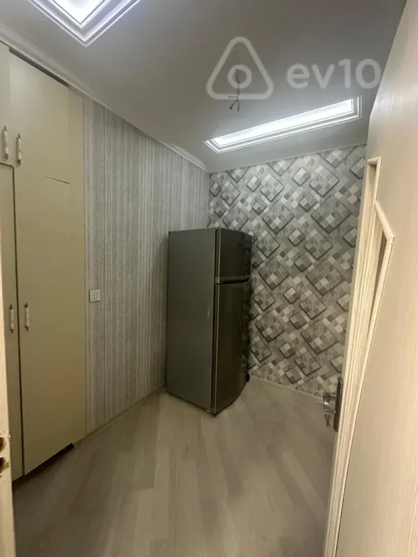 Kirayə verilir 3 otaqlı köhnə tikili 60 m²