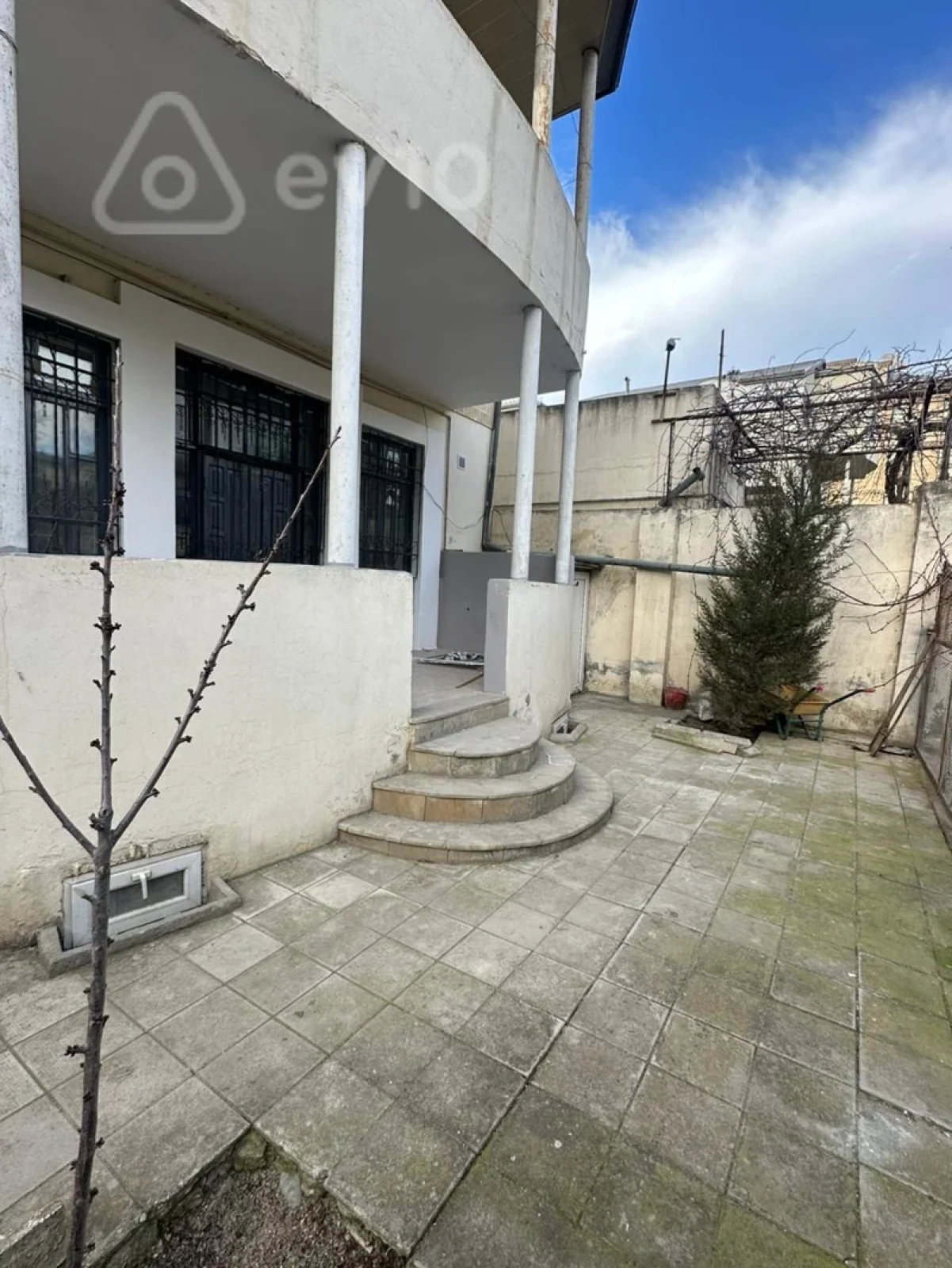 Kirayə verilir 2 otaqlı həyət evi 80 m²