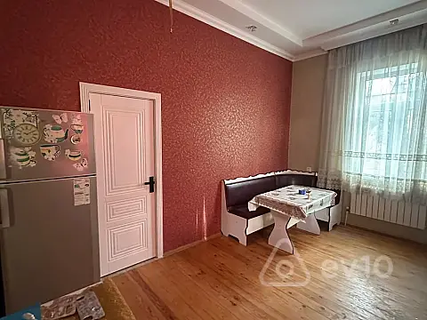 Kirayə verilir 2 otaqlı həyət evi 80 m²