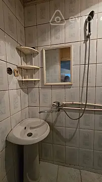 Kirayə verilir 1 otaqlı köhnə tikili 45 m²