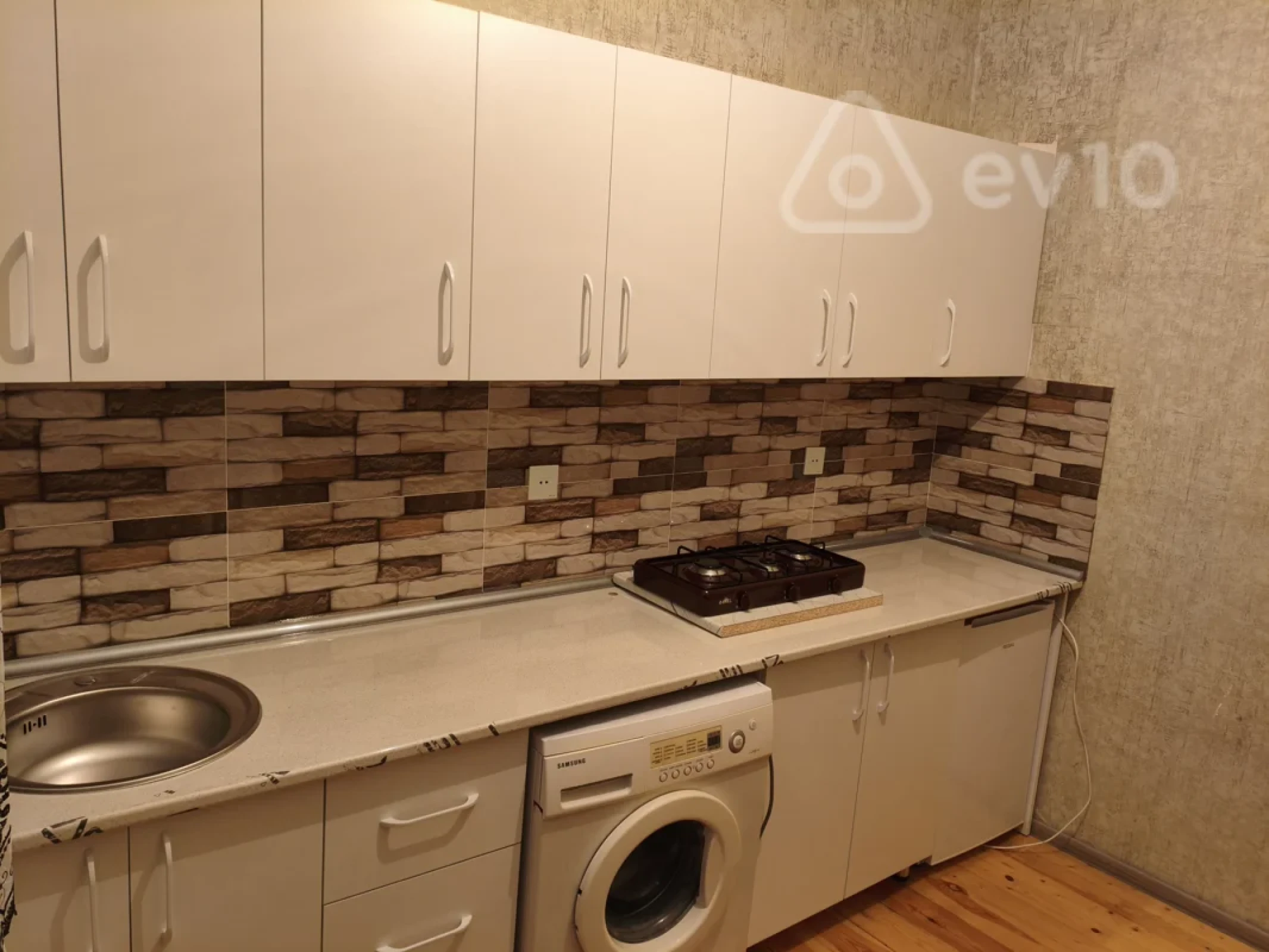 Kirayə verilir 2 otaqlı həyət evi 50 m²