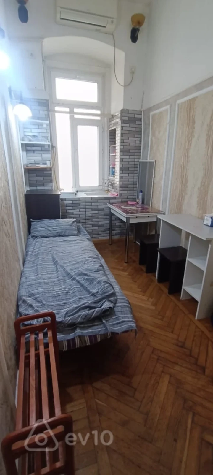 Kirayə verilir 1 otaqlı köhnə tikili 12 m²