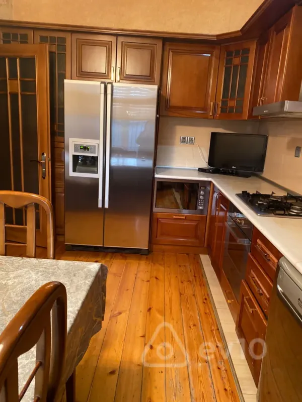 Kirayə verilir 3 otaqlı həyət evi 205 m²