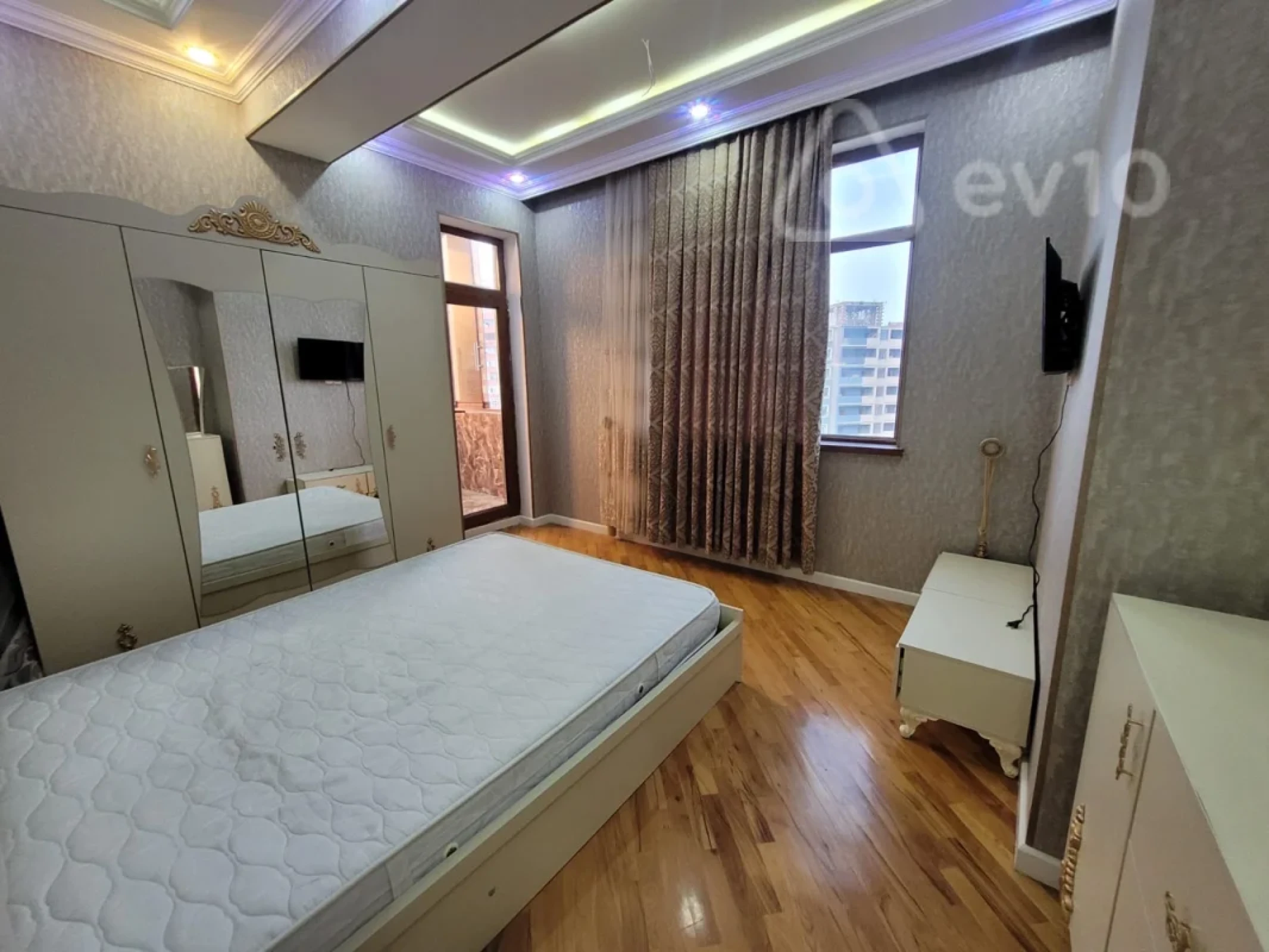 Kirayə verilir 3 otaqlı yeni tikili 90 m²