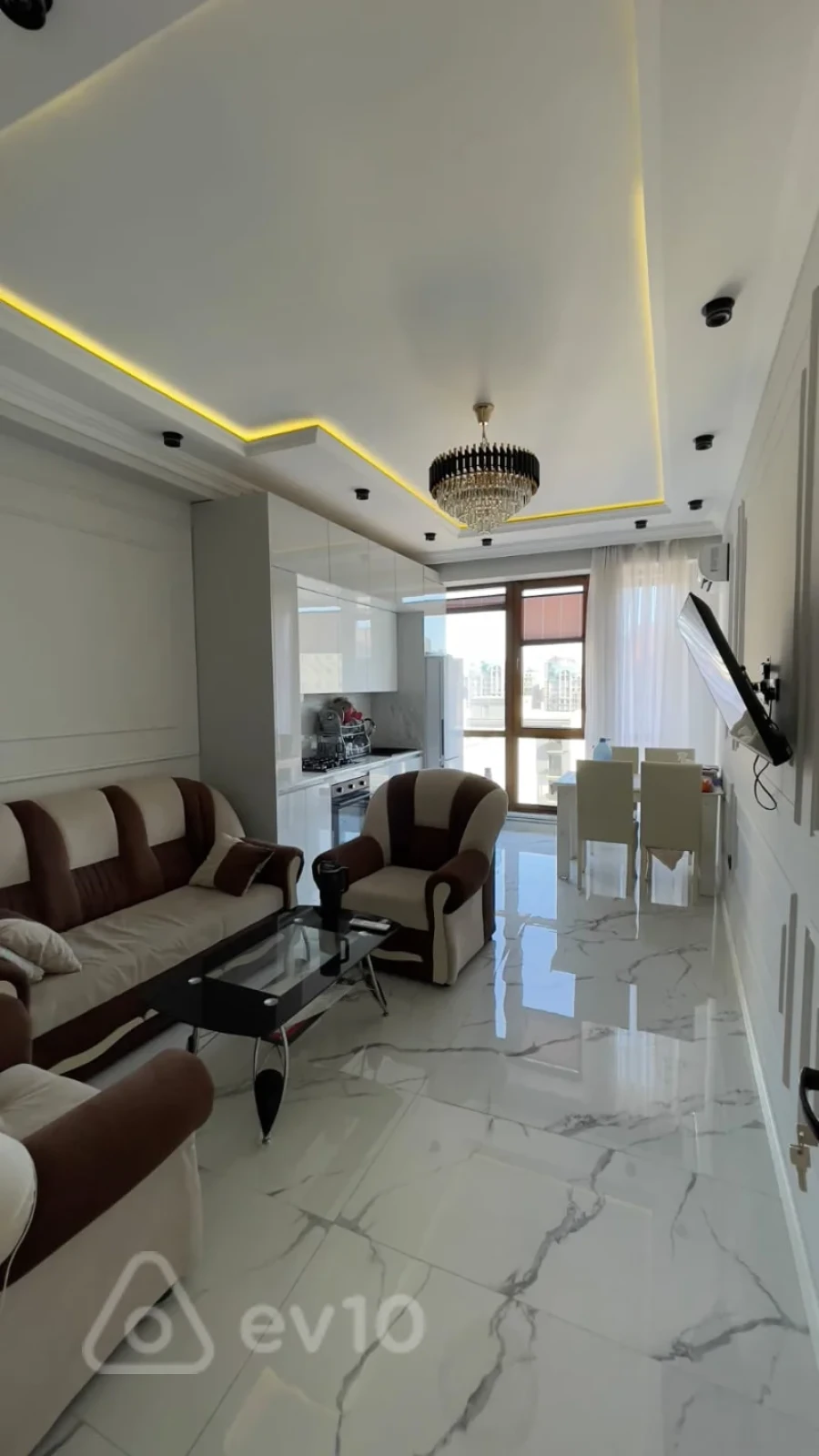 Kirayə verilir 3 otaqlı yeni tikili 75 m²