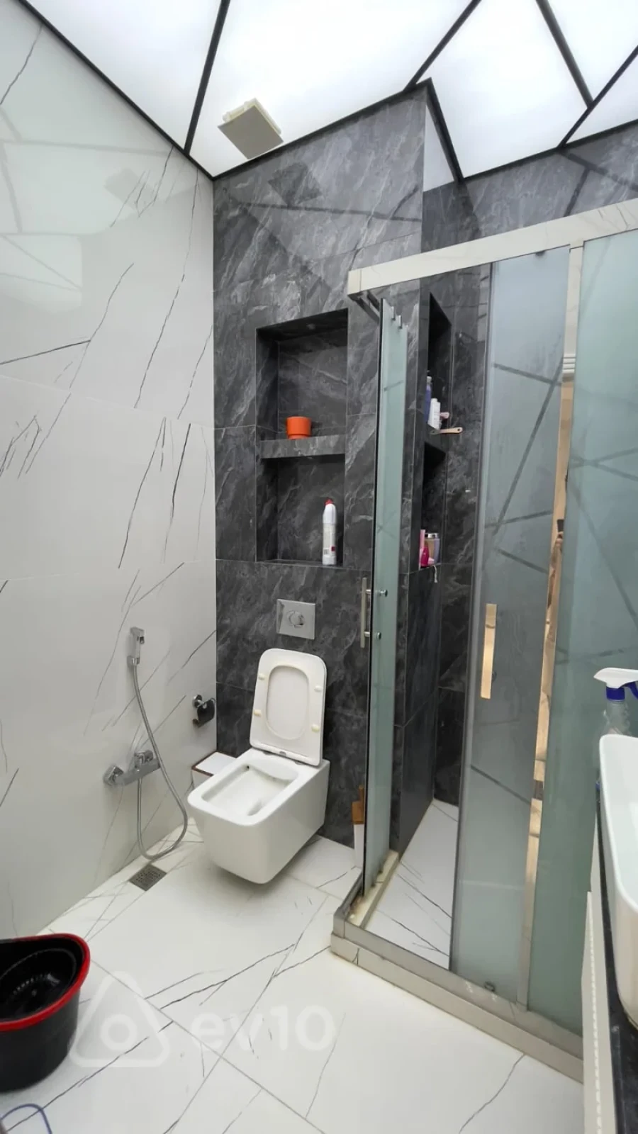 Kirayə verilir 3 otaqlı yeni tikili 75 m²