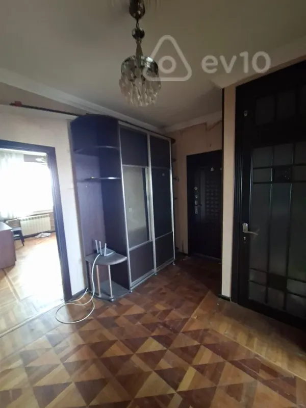 Satılır 3 otaqlı köhnə tikili 85 m²