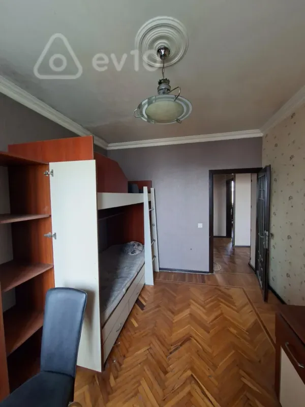Satılır 3 otaqlı köhnə tikili 85 m²