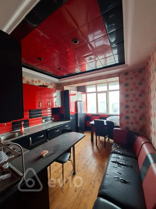 Satılır 3 otaqlı köhnə tikili 85 m²