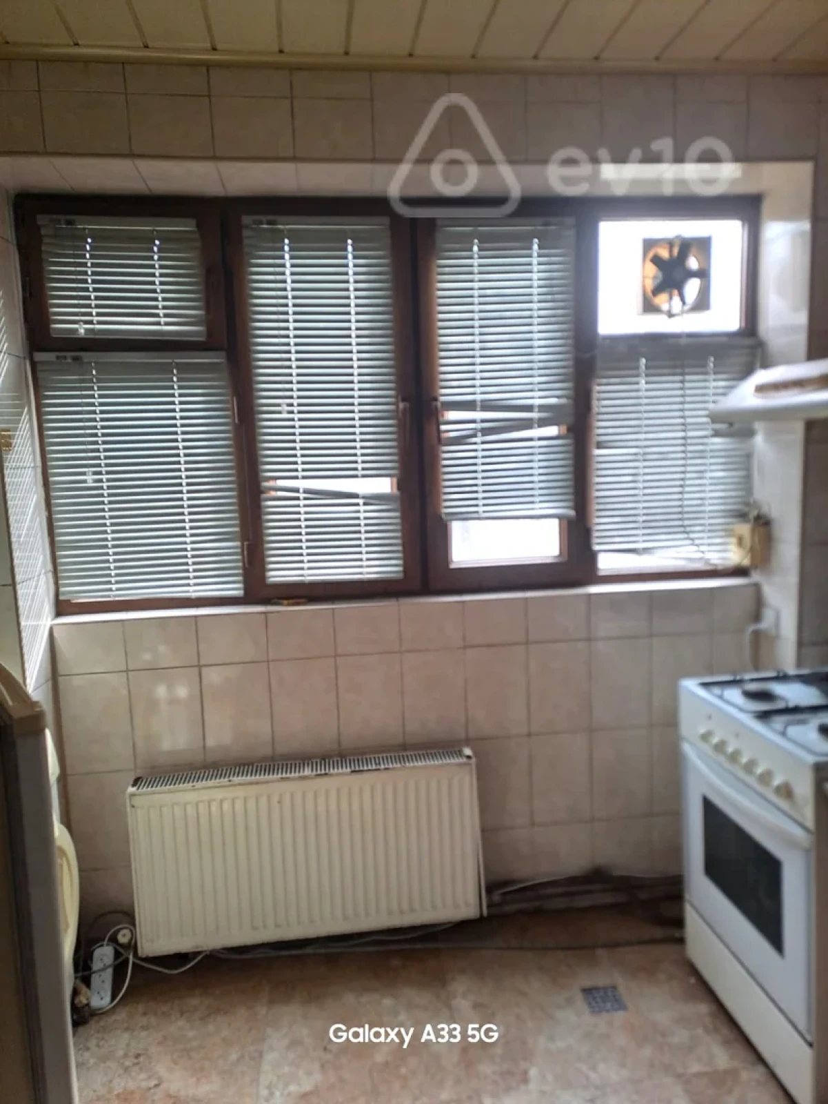 Kirayə verilir 2 otaqlı köhnə tikili 60 m²