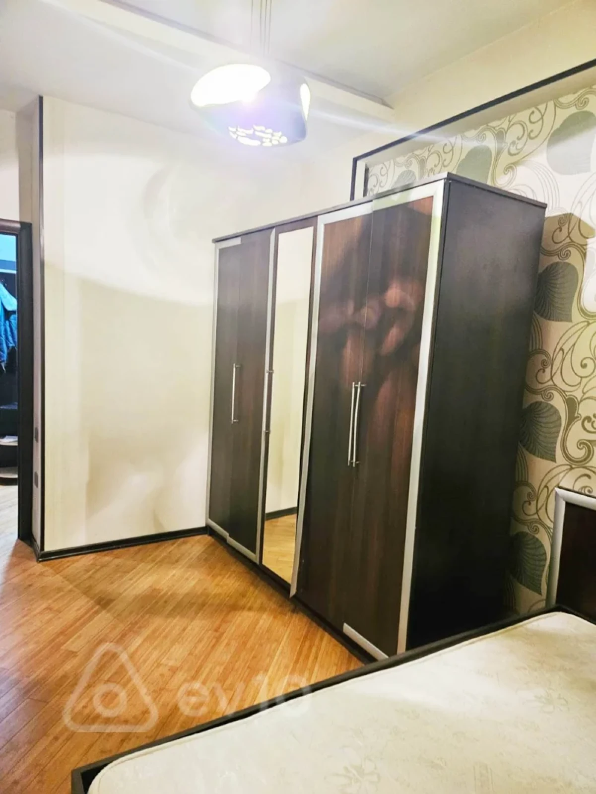 Kirayə verilir 3 otaqlı yeni tikili 95 m²