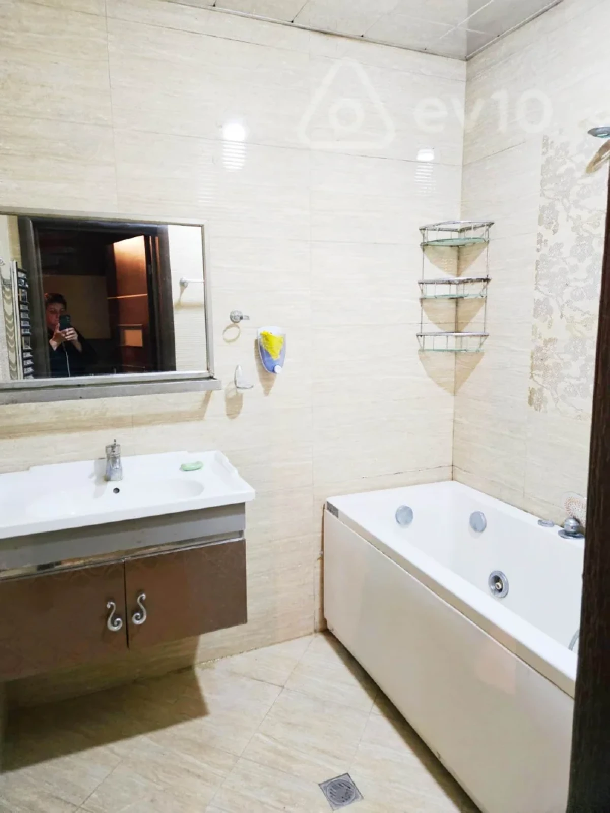 Kirayə verilir 3 otaqlı yeni tikili 95 m²