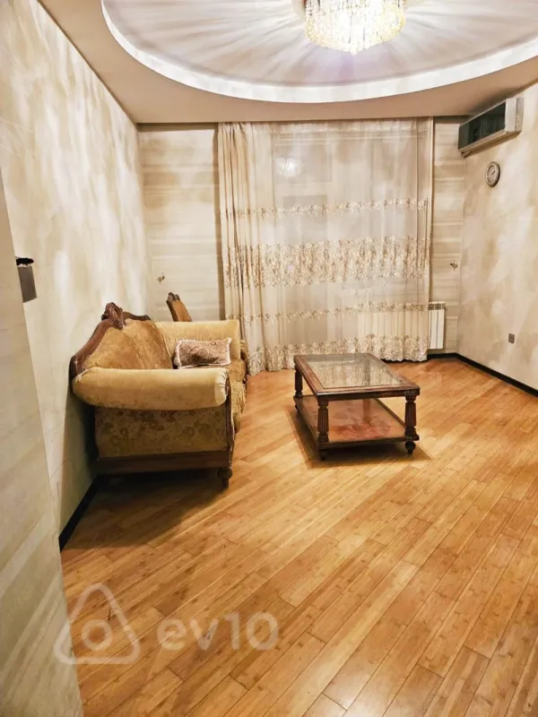 Kirayə verilir 3 otaqlı yeni tikili 95 m²