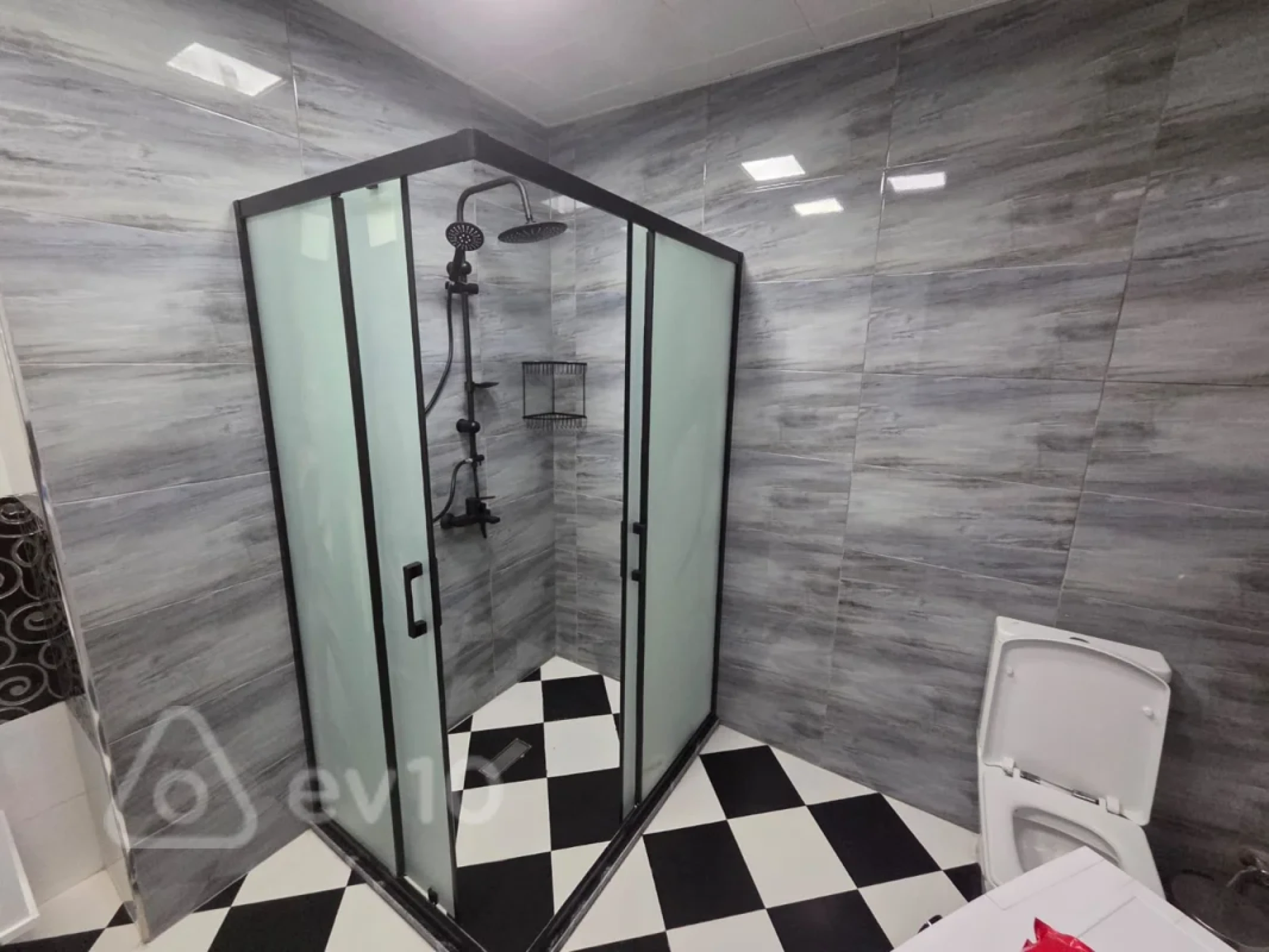 Kirayə verilir 3 otaqlı yeni tikili 165 m²