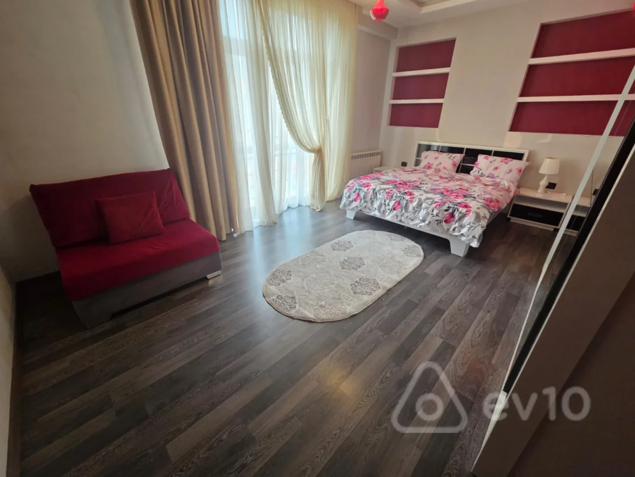 Kirayə verilir 3 otaqlı yeni tikili 165 m²