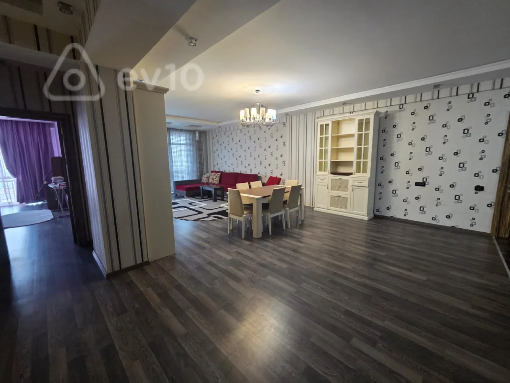 Kirayə verilir 3 otaqlı yeni tikili 165 m²