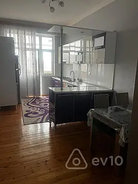 Kirayə verilir 3 otaqlı yeni tikili 100 m²