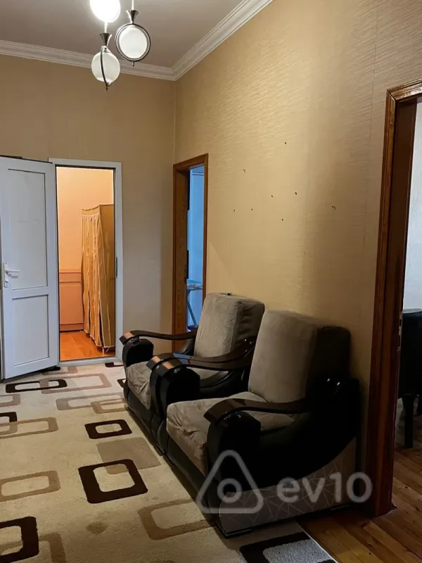 Kirayə verilir 3 otaqlı yeni tikili 100 m²