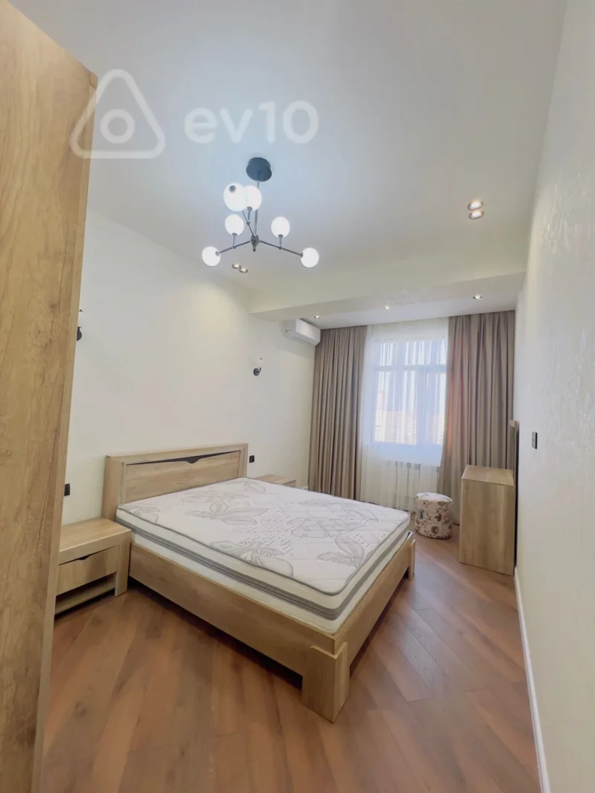Kirayə verilir 3 otaqlı yeni tikili 100 m²