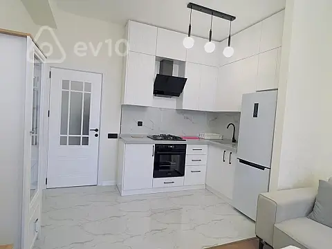 Kirayə verilir 3 otaqlı yeni tikili 100 m²