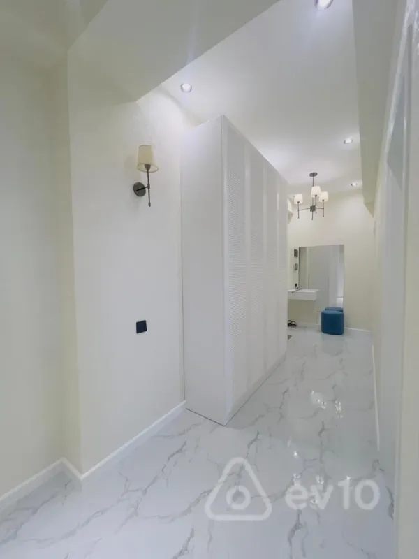 Kirayə verilir 3 otaqlı yeni tikili 100 m²