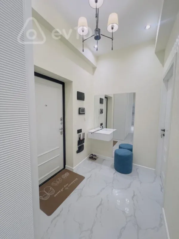 Kirayə verilir 3 otaqlı yeni tikili 100 m²