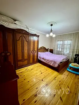 Satılır 4 otaqlı köhnə tikili 110 m²