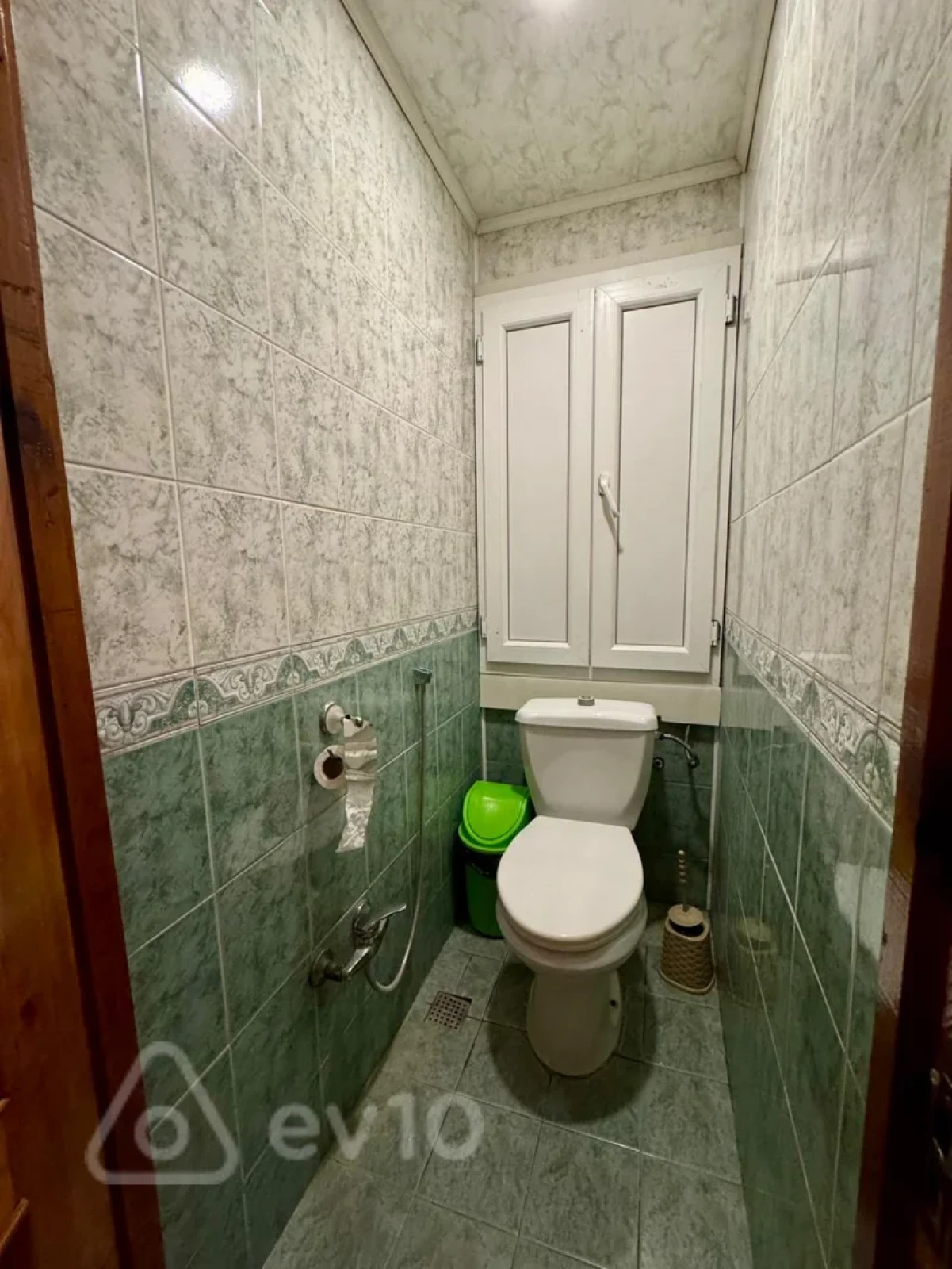 Satılır 4 otaqlı köhnə tikili 110 m²