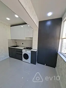 Satılır 2 otaqlı köhnə tikili 60 m²