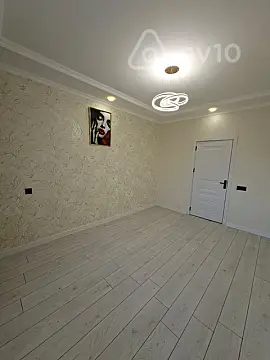 Satılır 2 otaqlı köhnə tikili 60 m²