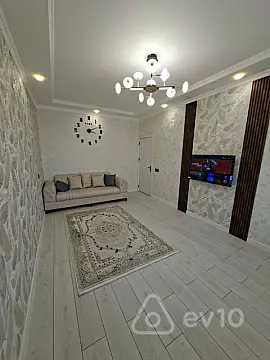 Satılır 2 otaqlı köhnə tikili 60 m²