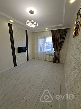 Satılır 2 otaqlı köhnə tikili 60 m²