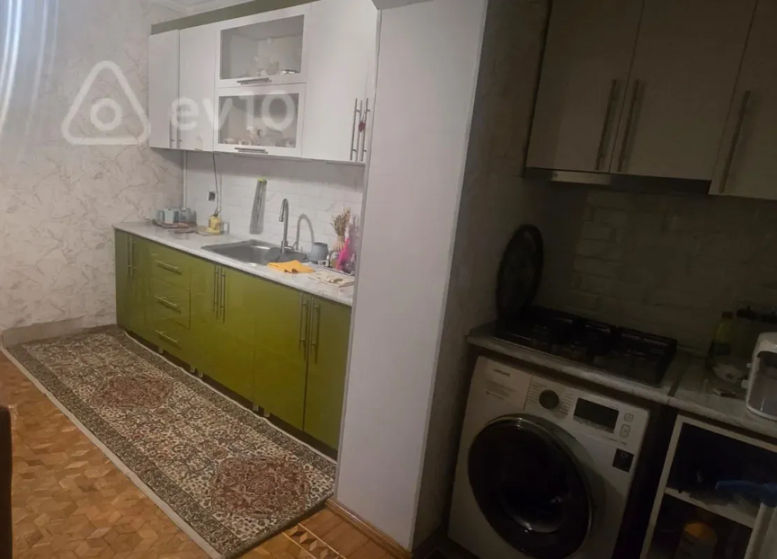 Satılır 3 otaqlı köhnə tikili 82 m²