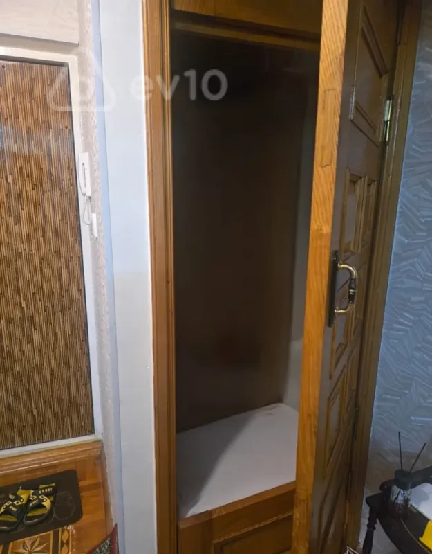 Satılır 3 otaqlı köhnə tikili 82 m²