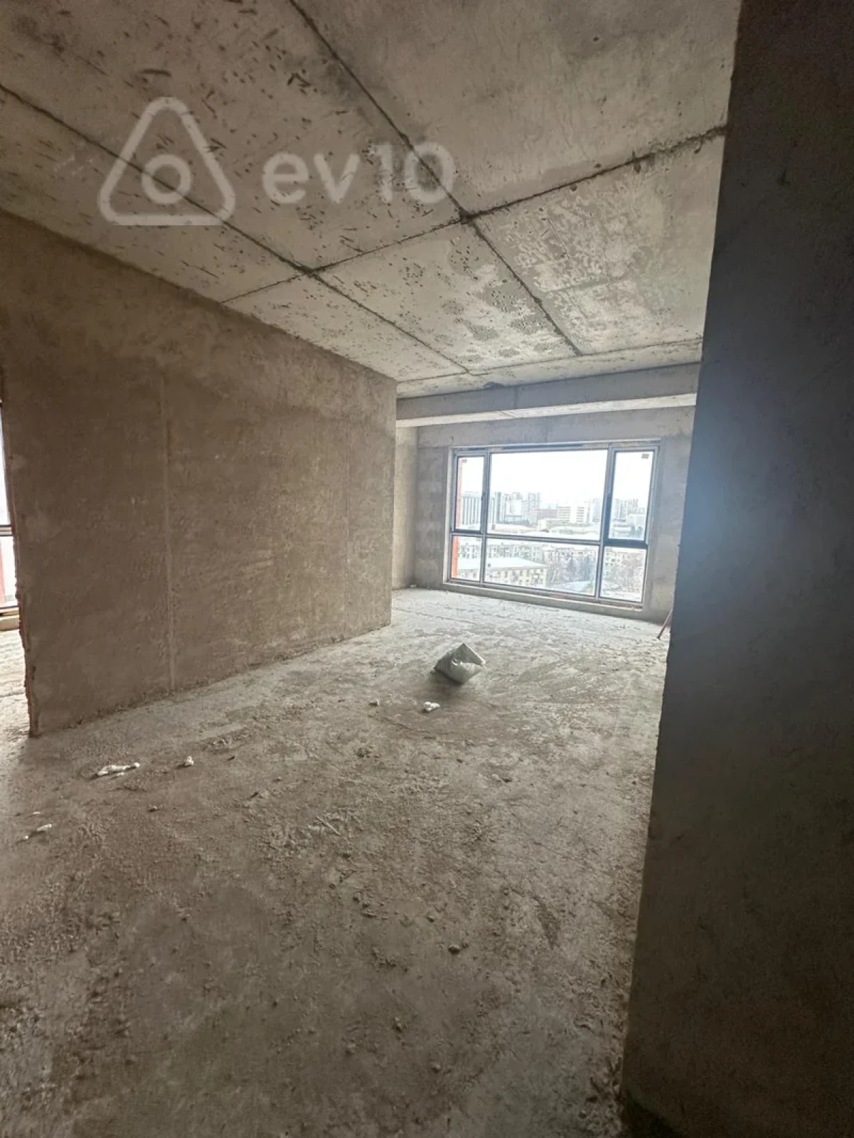 Satılır 3 otaqlı yeni tikili 140 m²
