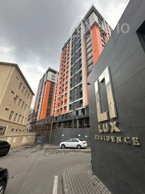 Satılır 3 otaqlı yeni tikili 140 m²