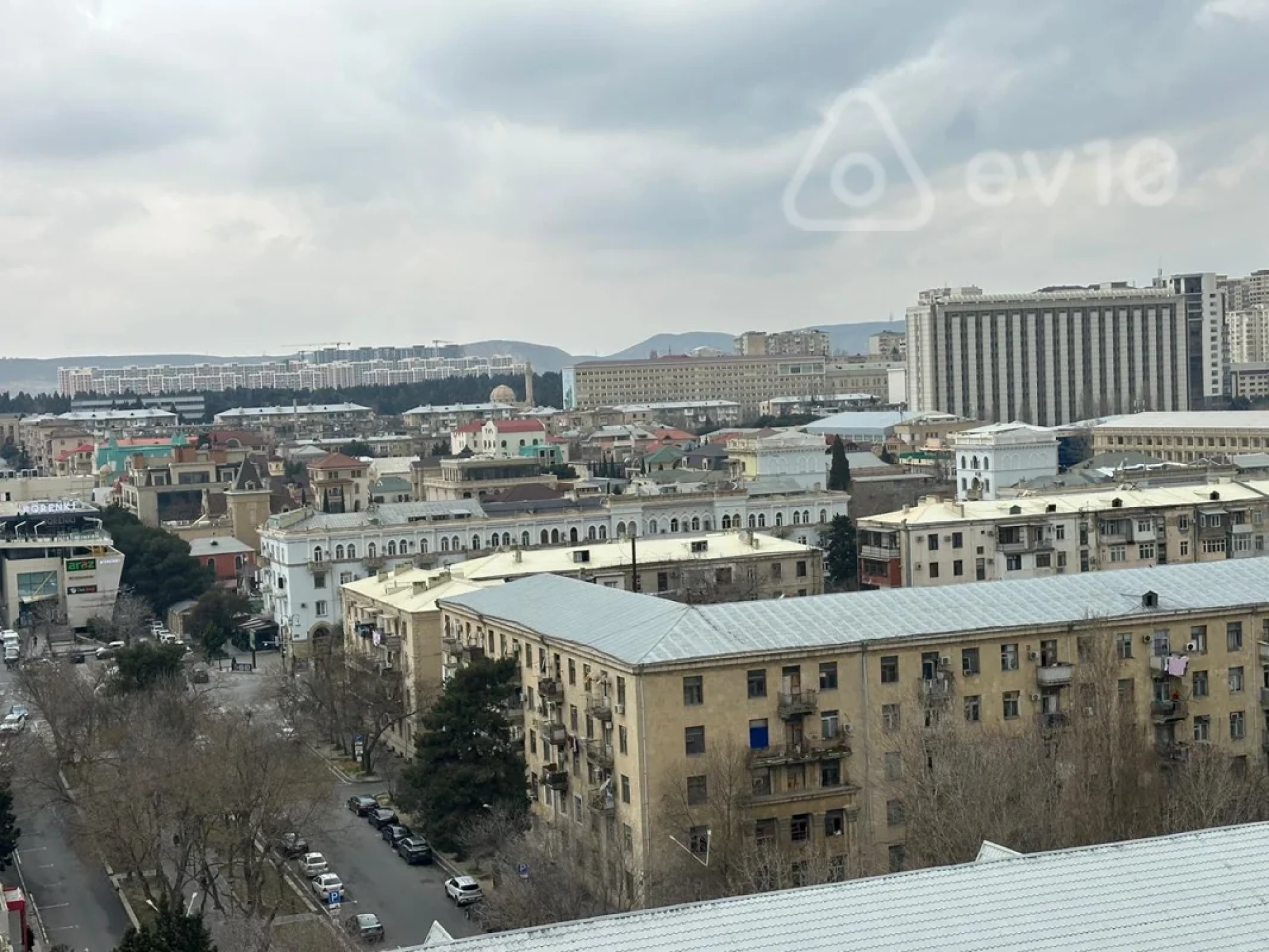 Satılır 3 otaqlı yeni tikili 140 m²