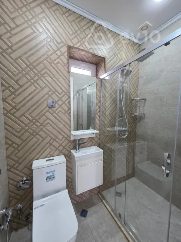 Satılır 5 otaqlı həyət evi 300 m²