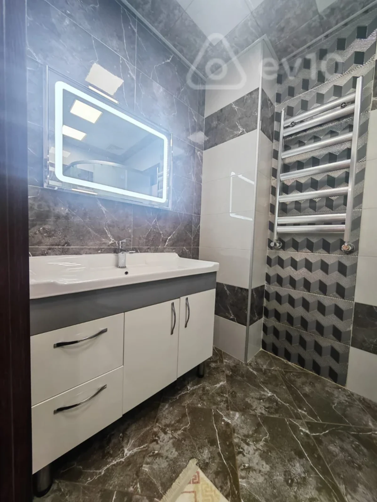 Kirayə verilir 3 otaqlı yeni tikili 95 m²