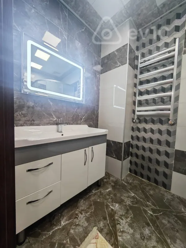 Kirayə verilir 3 otaqlı yeni tikili 95 m²