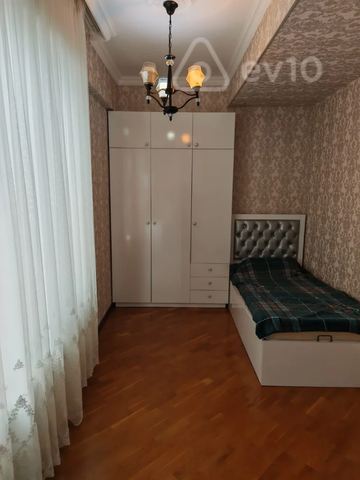Kirayə verilir 3 otaqlı yeni tikili 95 m²