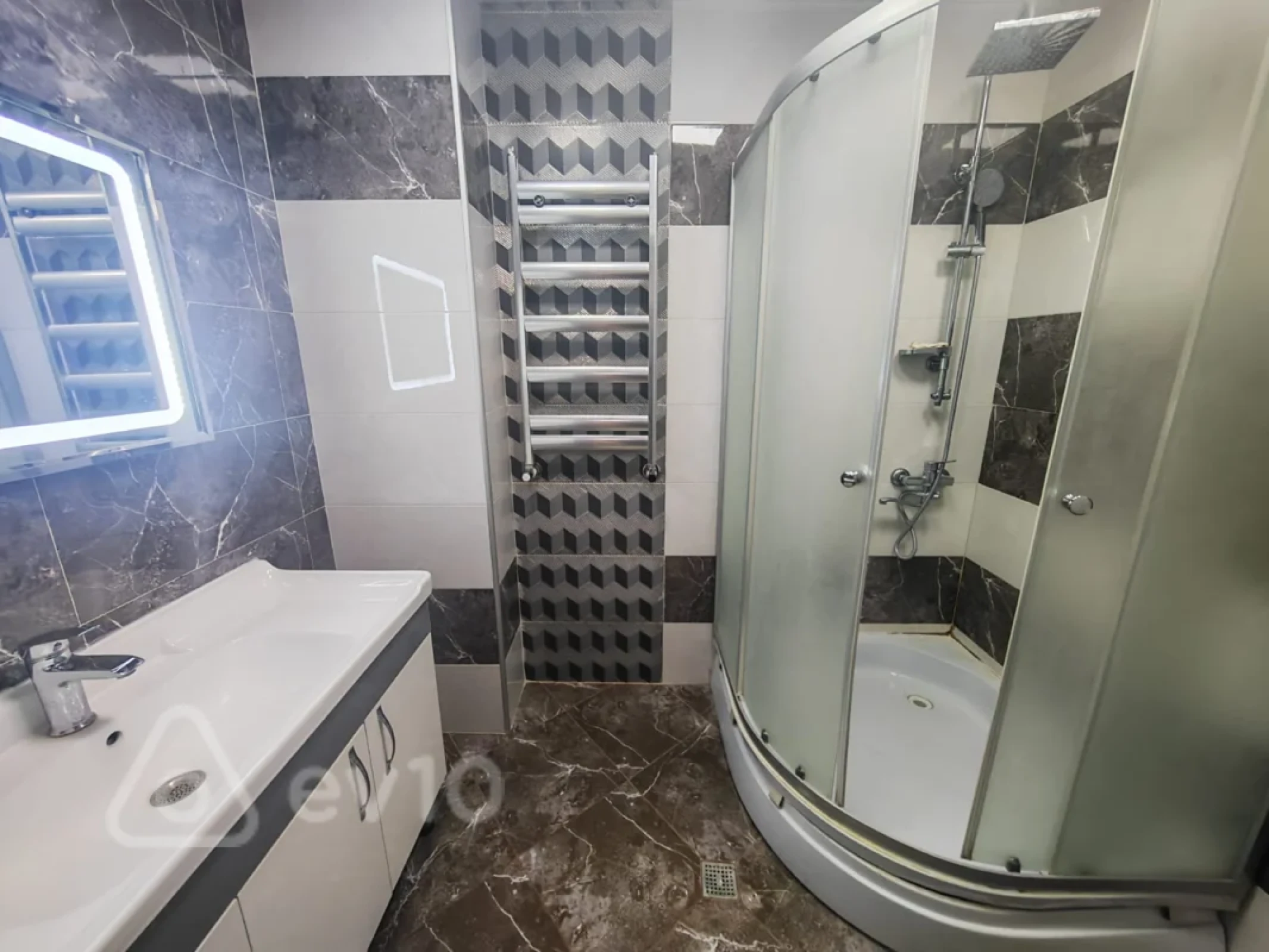 Kirayə verilir 3 otaqlı yeni tikili 95 m²