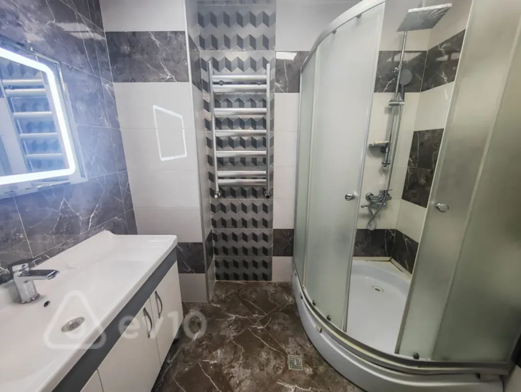 Kirayə verilir 3 otaqlı yeni tikili 95 m²