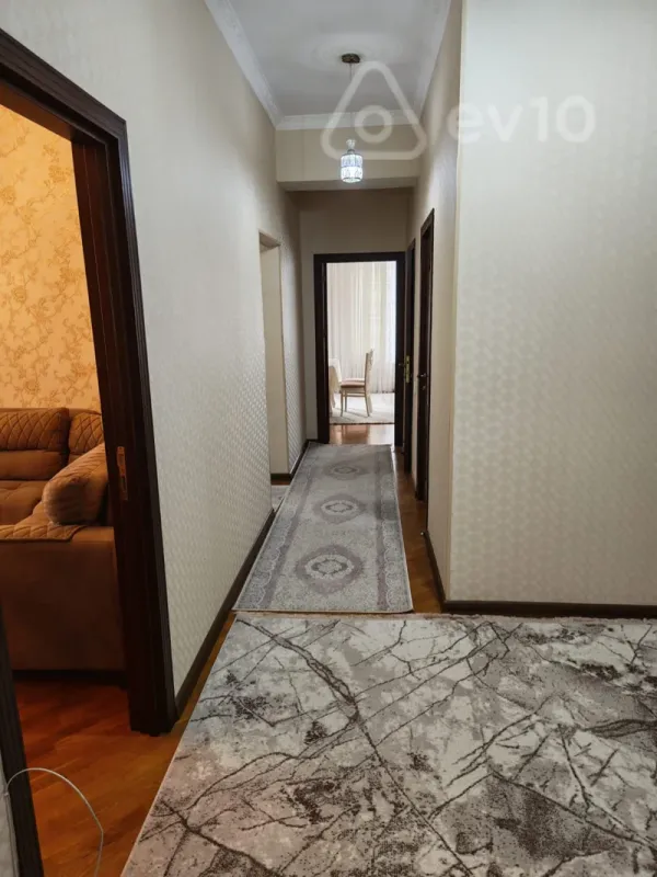 Kirayə verilir 3 otaqlı yeni tikili 95 m²