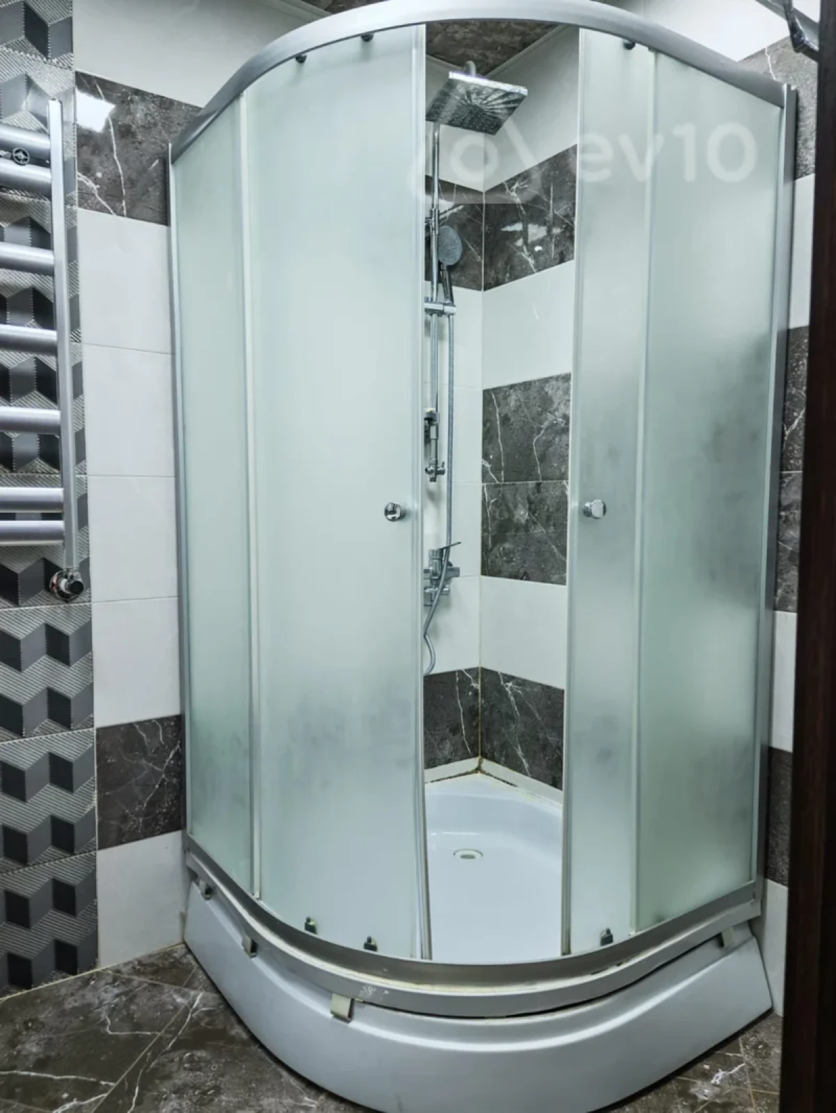 Kirayə verilir 3 otaqlı yeni tikili 95 m²