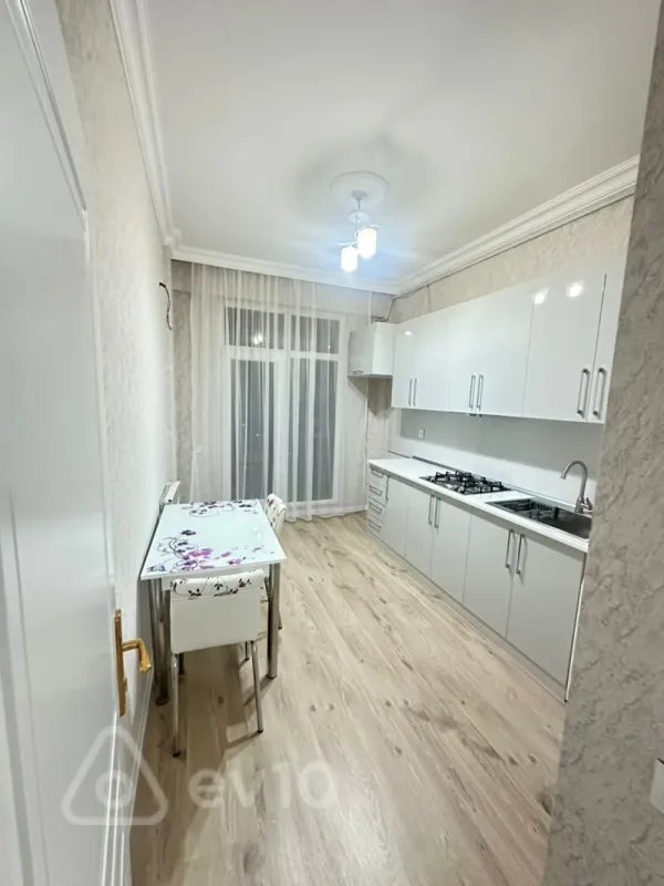 Kirayə verilir 2 otaqlı yeni tikili 94 m²