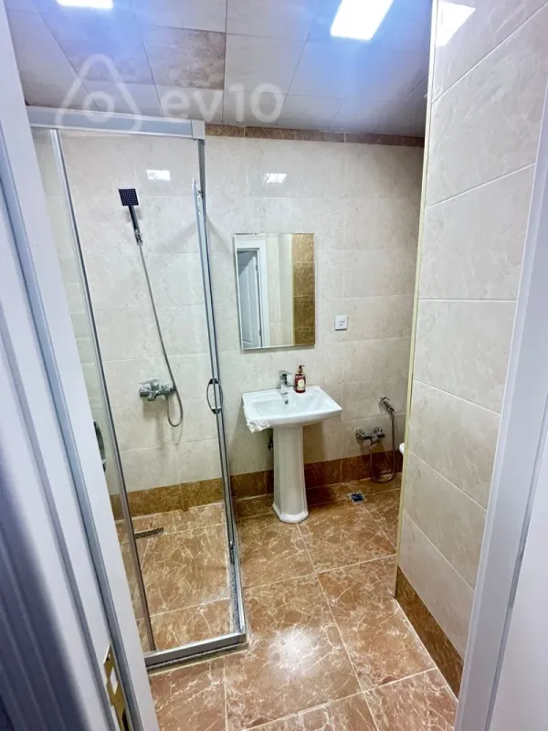 Kirayə verilir 2 otaqlı yeni tikili 94 m²
