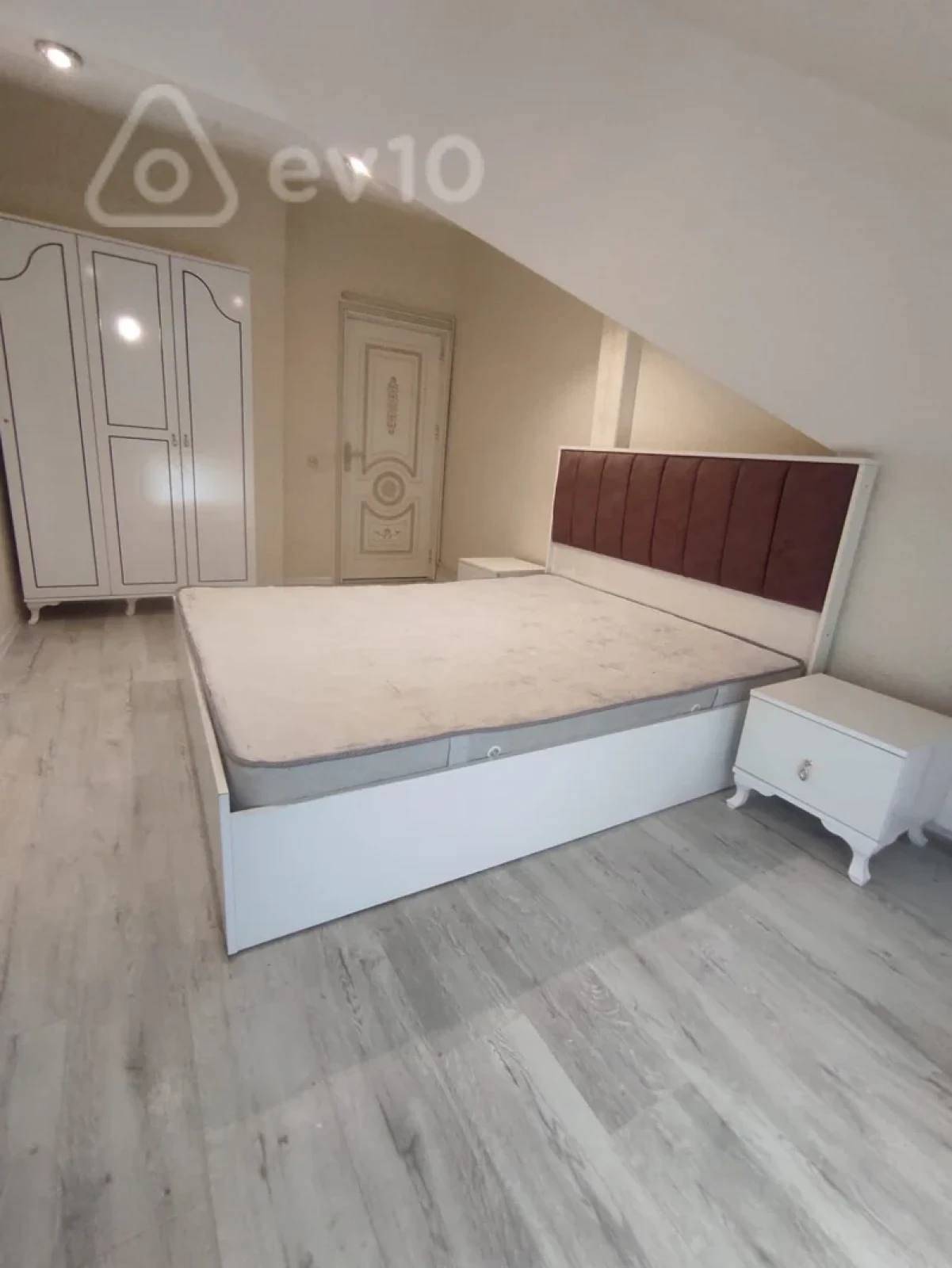 Kirayə verilir 2 otaqlı yeni tikili 50 m²