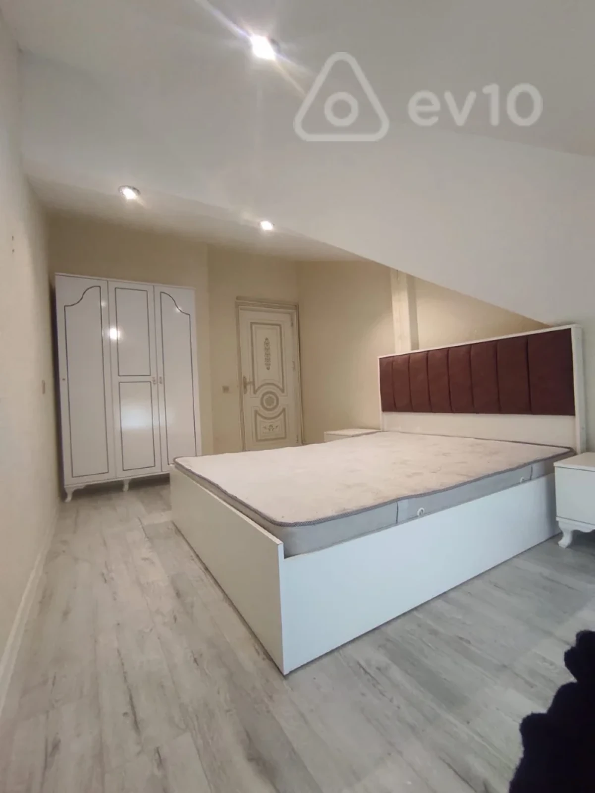 Kirayə verilir 2 otaqlı yeni tikili 50 m²