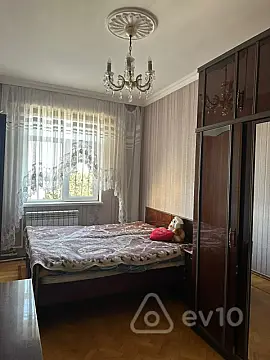 Kirayə verilir 3 otaqlı köhnə tikili 70 m²
